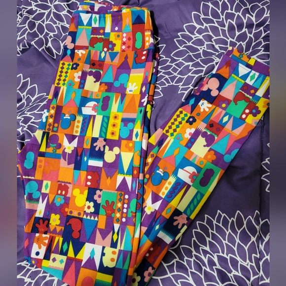 Disney It's A Small World leggings Lularoe one size super soft and stretchy - Picture 5 of 5
